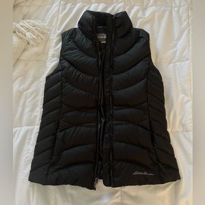 Black Eddie Bauer puffer vest